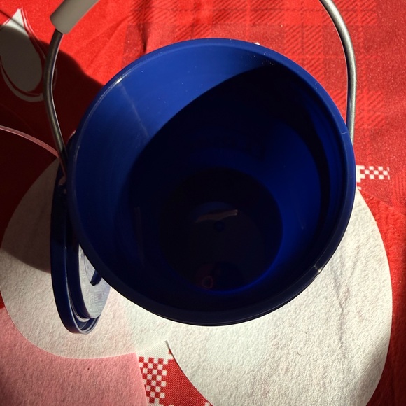 2 Pink Lowe's Buckets with Lid - Picture 4 of 6